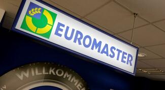 Euromaster macht aggressiv Werbung für den Michelin CrossClimate.