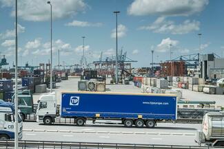 TIP Trailer Services verlängert Reifen-Vertrag für seine 50.000 Fahrzeuge starke Flotte mit Goodyear.