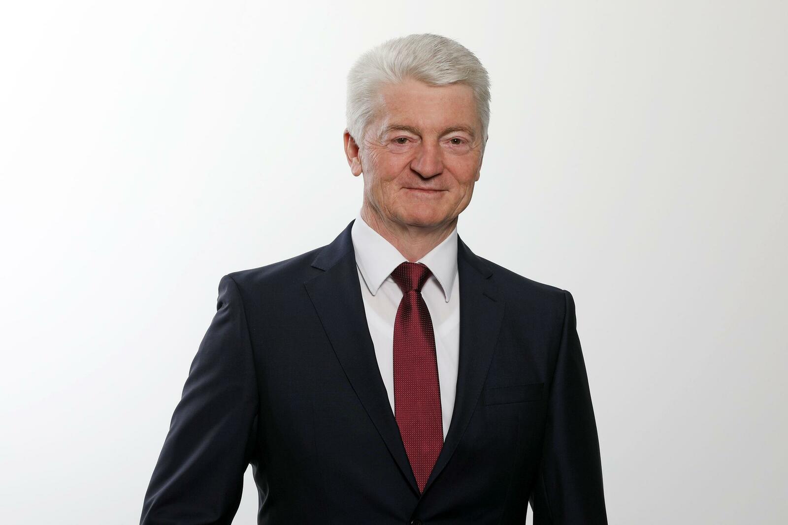  Dr. Hiesinger, früherer Vorstandsvorsitzender der ThyssenKrupp AG, gehört dem ZF-Gremium seit Jahresbeginn 2021 an.