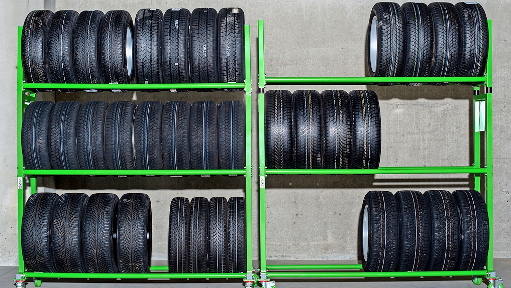 In der dreistöckigen Version des LoggyStore-System finden bis zu 24 Reifen bzw. Kompletträder Platz. 