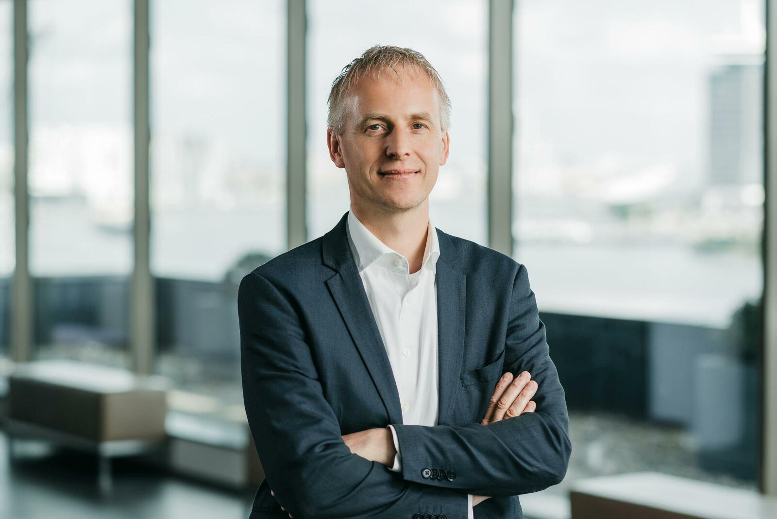 Jan-Maarten de Vries, CEO von Bridgestone Mobility Solutions, sieht Chancen in der Zusammenarbeit mit Startup Autobahn. 