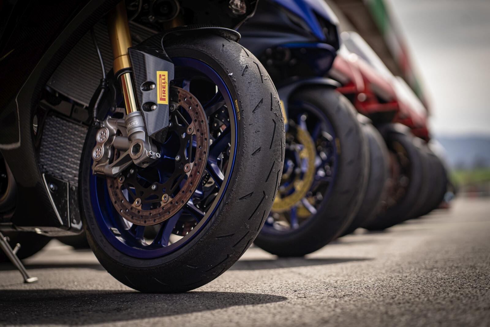 Der Supersport-Reifen Diablo Rosso IV Corsa wurde auf der MotoGP-Rennstrecke in Mugello vorgestellt.