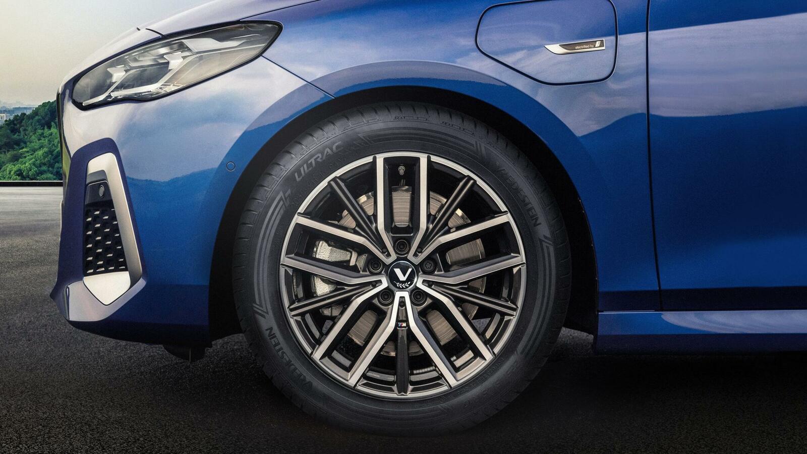 Mit dem Vredestein Ultrac stellt Apollo Tyres die OE-Bereifung des neuen BMW 2er Active Tourer.