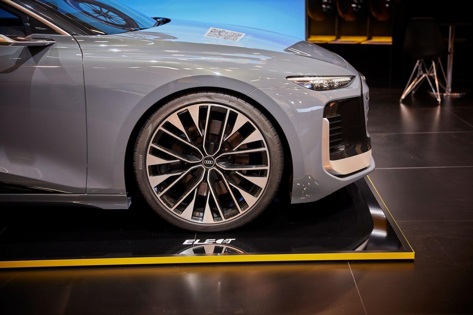 Den Audi A6 Avant e-tron concept zeigte Pirelli mit seiner Elect-Technologie bereift am Messestand.