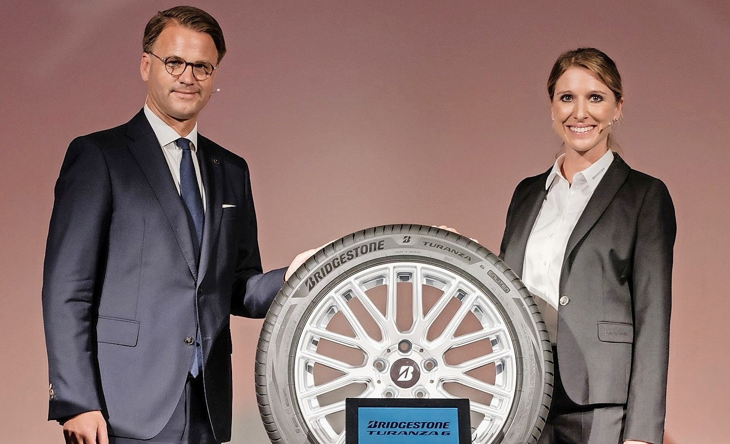 Christian Mühlhäuser, Managing Director, and Julia Krönlein, Head of Marketing at Bridgestone Central Region.