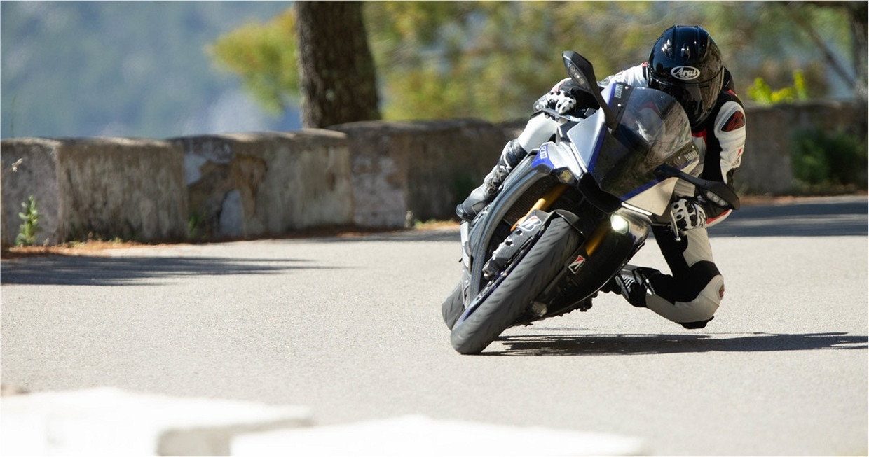 Auch auf nasser Piste überzeugt der Bridgestont Battlax Hypersport S22 die Tester der Zeitschrift Motorrad.