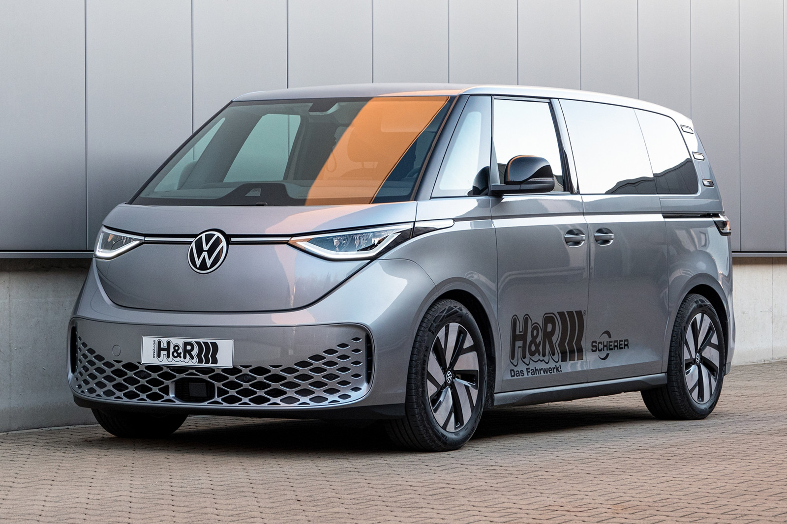 H&R Sportfedern ermöglichen nun auch die Tieferlegung des Elekrofahrzeugs VW ID.Buzz.