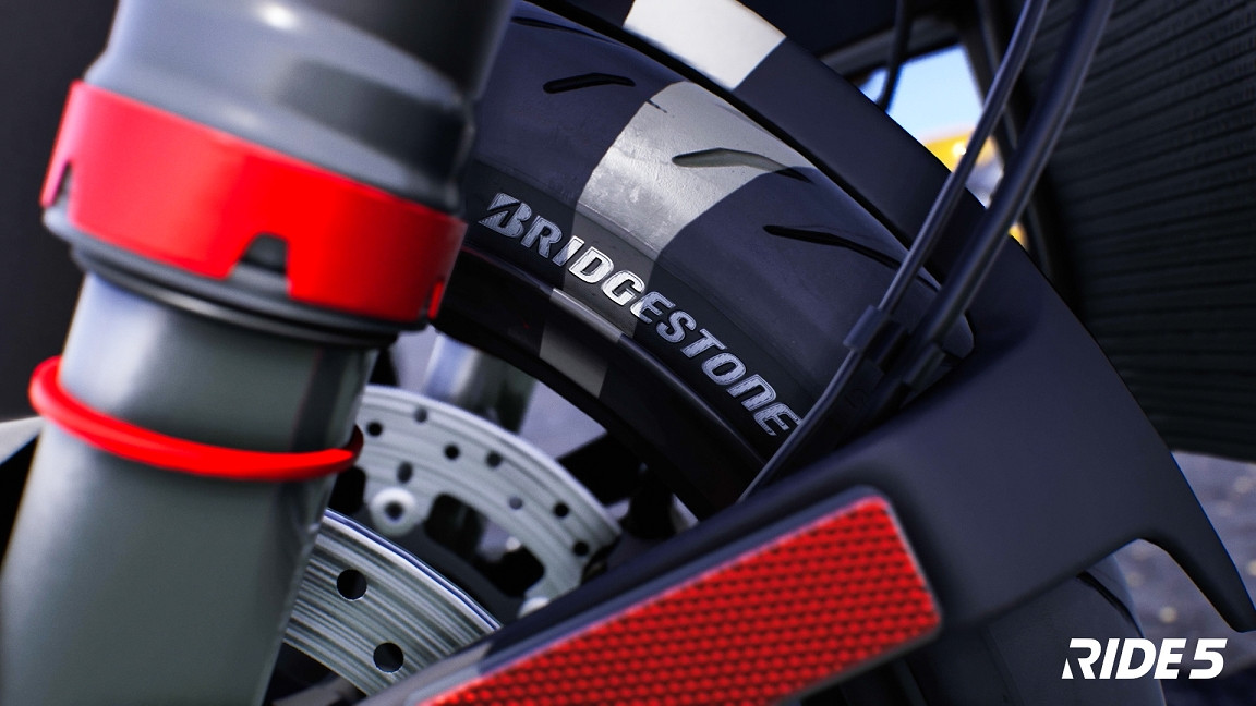 Ab sofort können Bridgestone-Reifen auch im Motorrad-Rennsimulator Ride 5 gefahren werden.